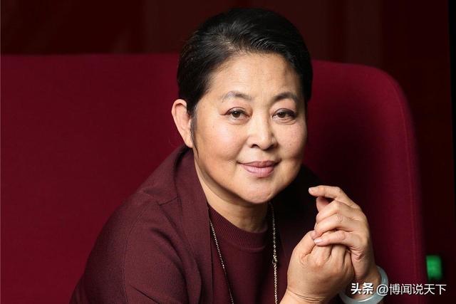 66岁倪萍身价过亿,26岁儿子却成她心头大患