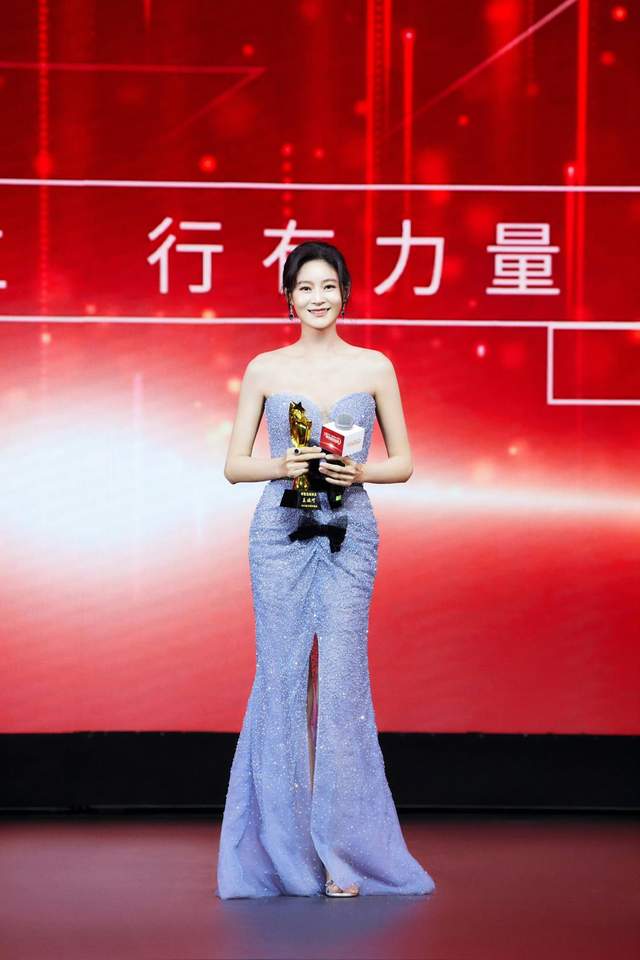双胞胎儿子都这么大了，还不知道她结婚了？老公也是实力派演员