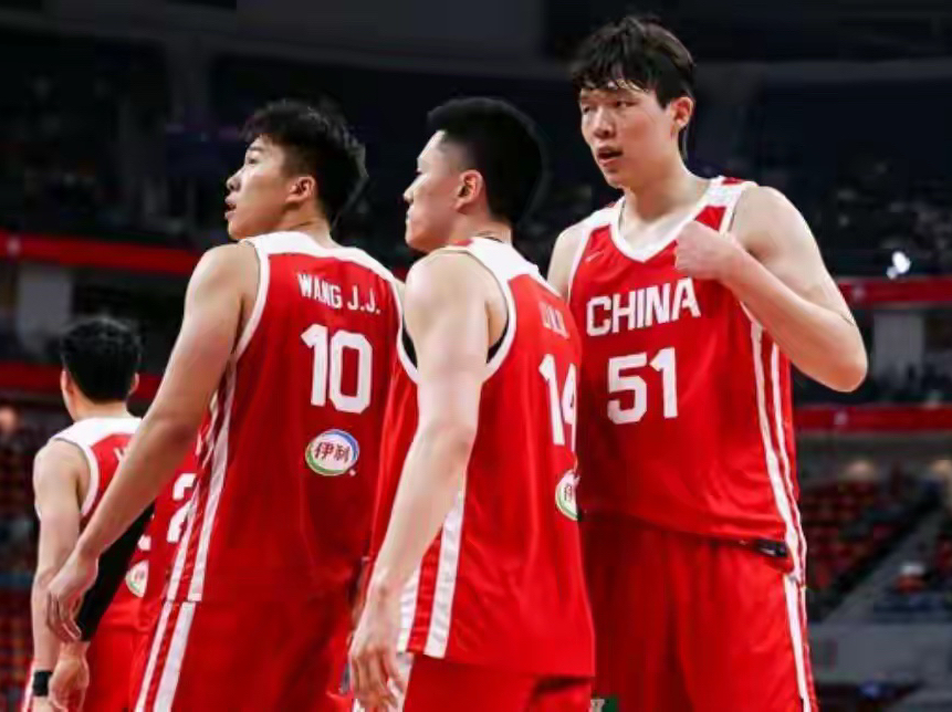 中国男篮挑战乌拉圭，郭士强重大调整，王俊杰重用，胡明轩要拼了