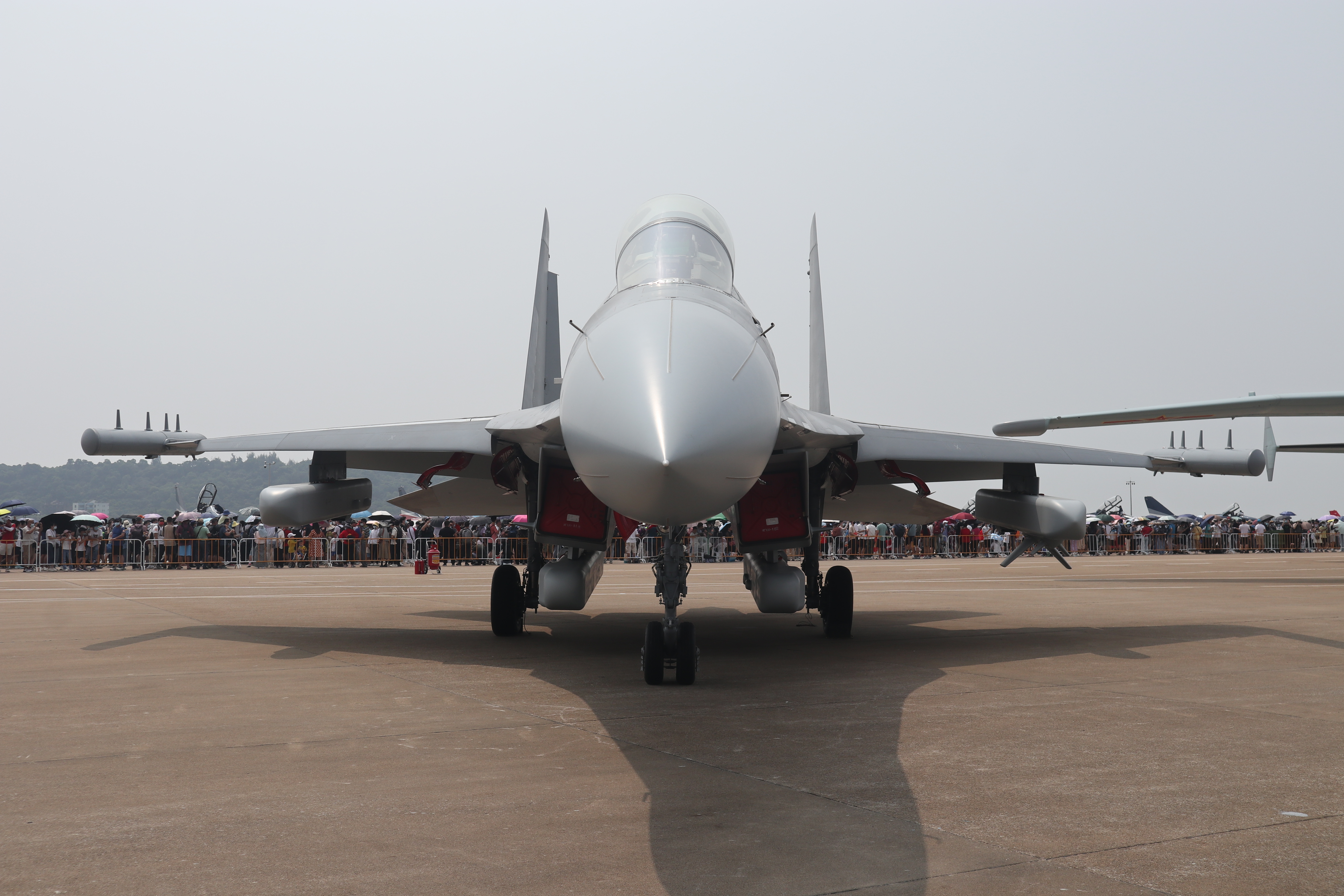 珠海航展现场完成一箭穿心媒体中国军人硬核浪漫