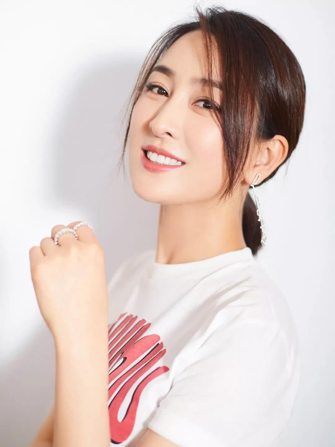 38岁马苏新剧成"弃妇",战斗型原配穿搭成看点,网友:接地气