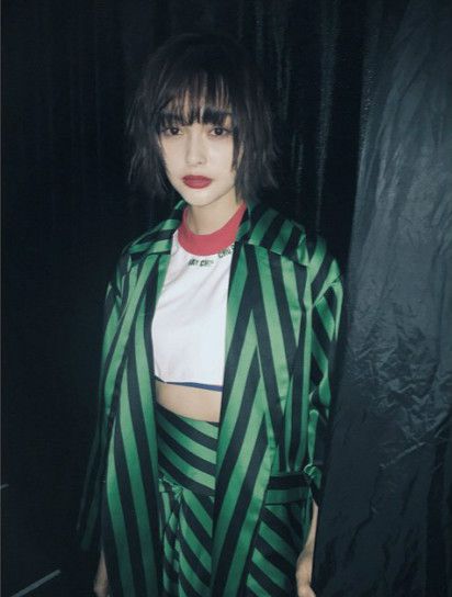 人气模特玉城tina美翻了!身穿白雪公主裙像个仙女,唯美清新