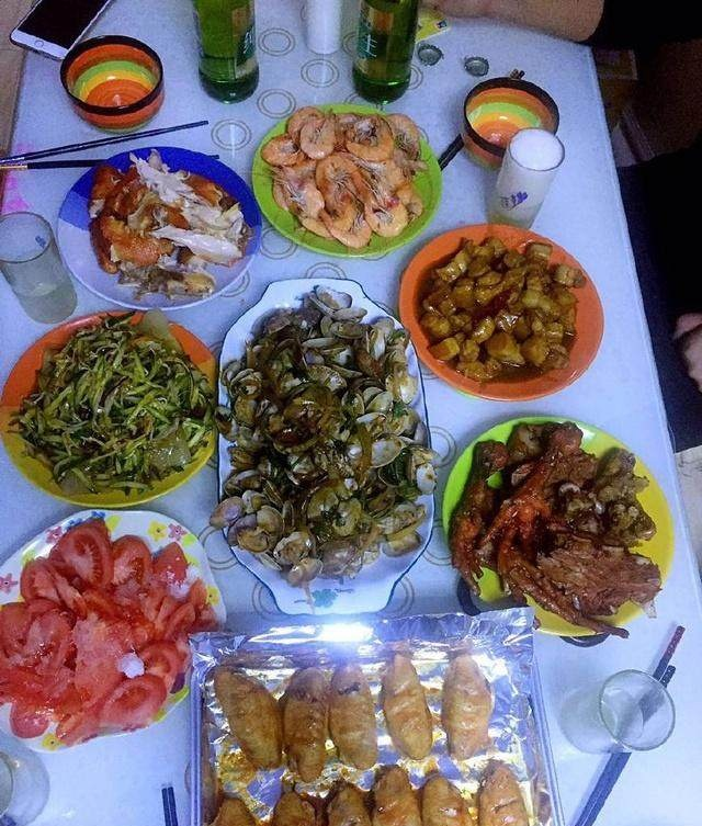 妈妈从老家来了,做了一桌子家常菜,好吃爆了!|163_手机网易网