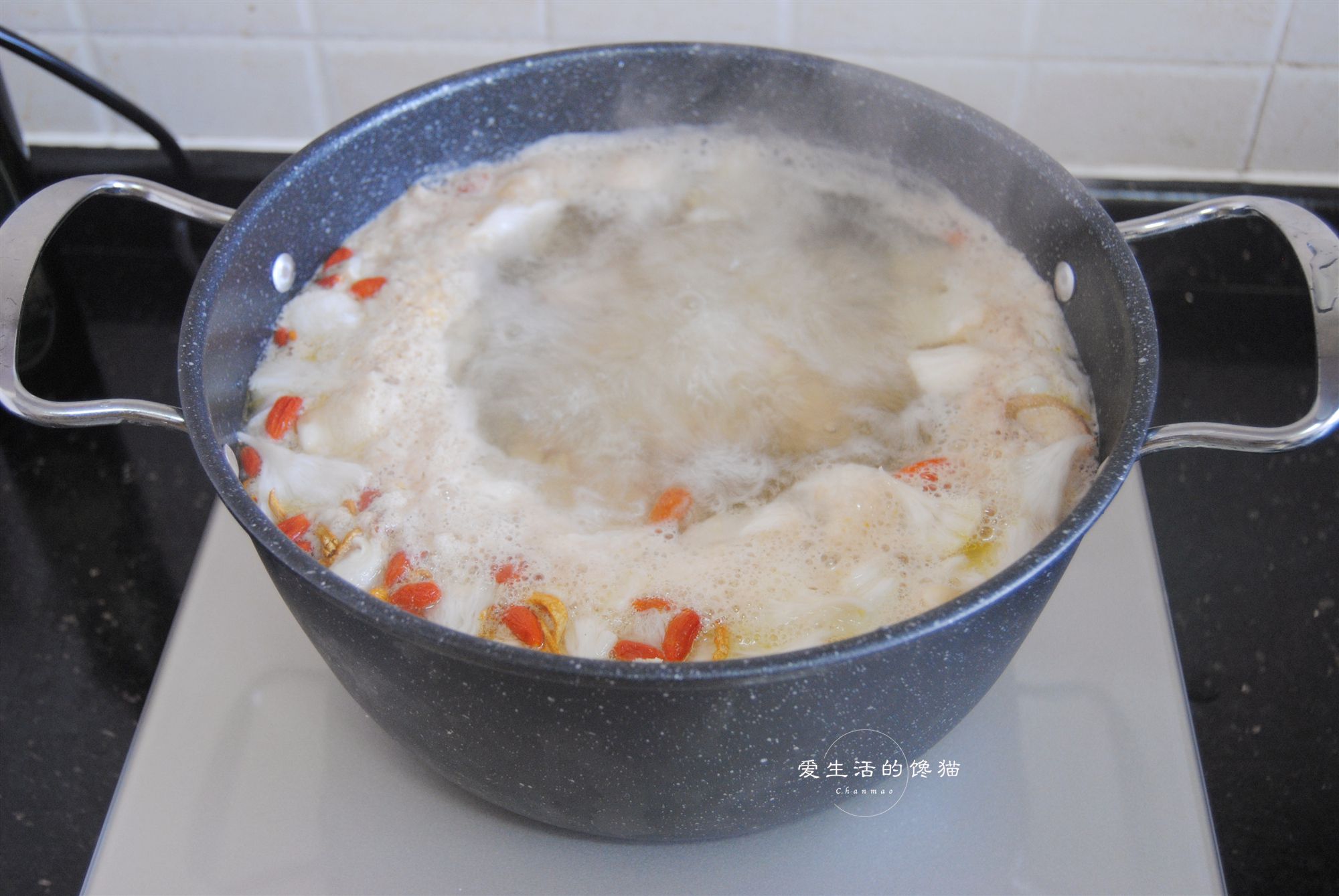 秋季,养胃很重要,用这食材熬汤,香浓又暖胃,价格贵了点,但值_网易订阅