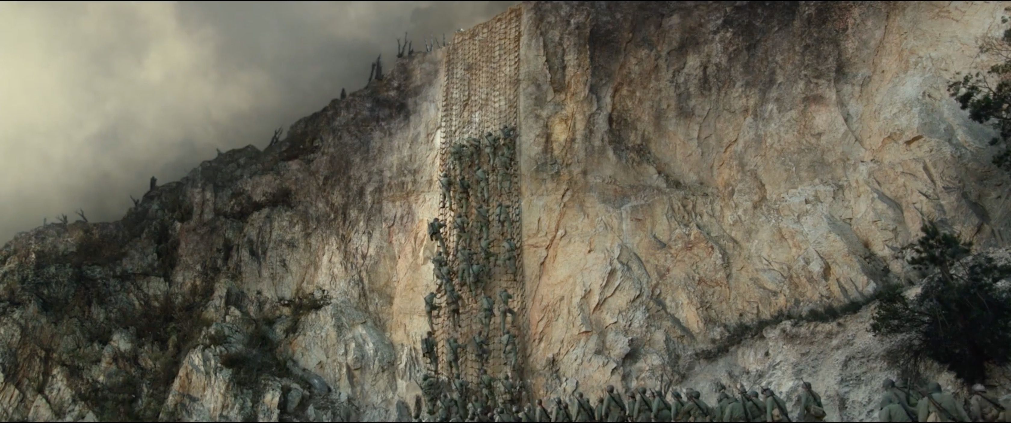 血战钢锯岭中日军为何不直接割断绳梯原是后果承担不起