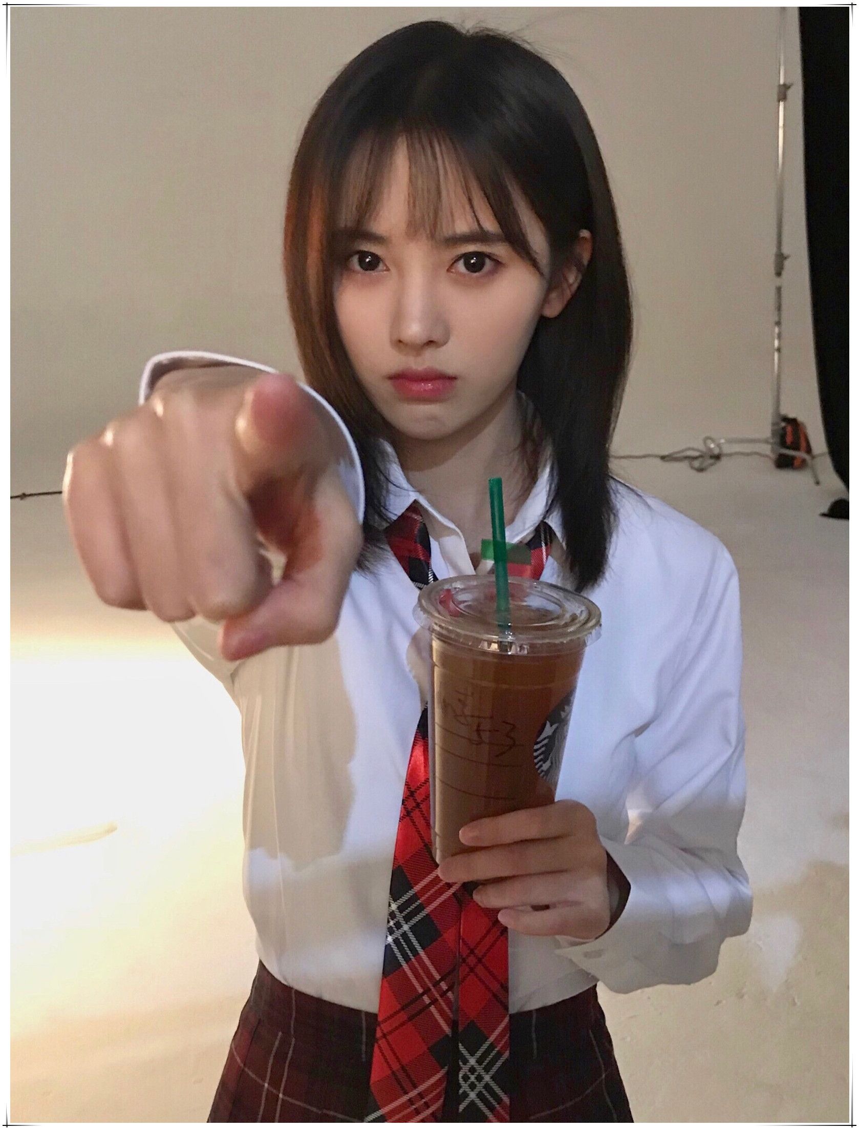"曾嫌她丑,又追成狗"的鞠婧祎"整容式"长大成千年女神!